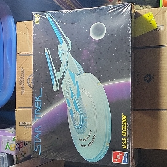 HTF Vintage New Sealed AMT ERTL Star Trek U.S.S. Excelsior  1994 Model 6630 - Picture 1 of 3